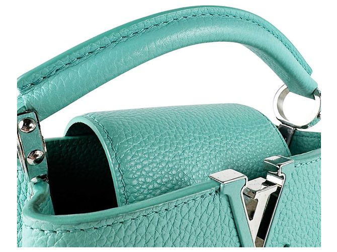 Borsa a tracolla MINI Capucines in pelle Louis Vuitton Verde - vista 11