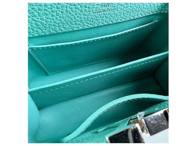 Borsa a tracolla MINI Capucines in pelle Louis Vuitton Verde - vista 5