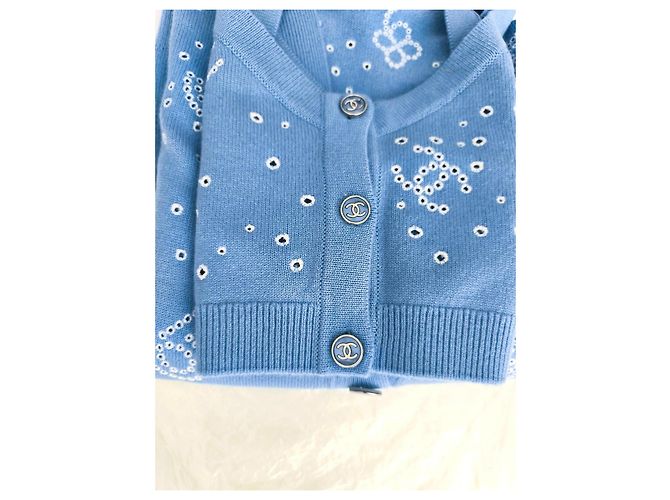 Chanel Hellblaues Kaschmir-Cardigan-Set - Ansicht 12
