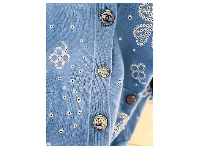 Chanel Hellblaues Kaschmir-Cardigan-Set - Ansicht 6