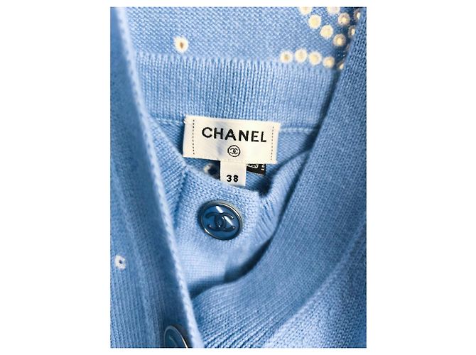 Chanel Hellblaues Kaschmir-Cardigan-Set - Ansicht 8