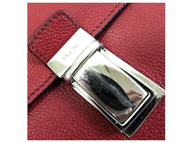 Borsa a tracolla in pelle rossa Prada Rosso - vista 7
