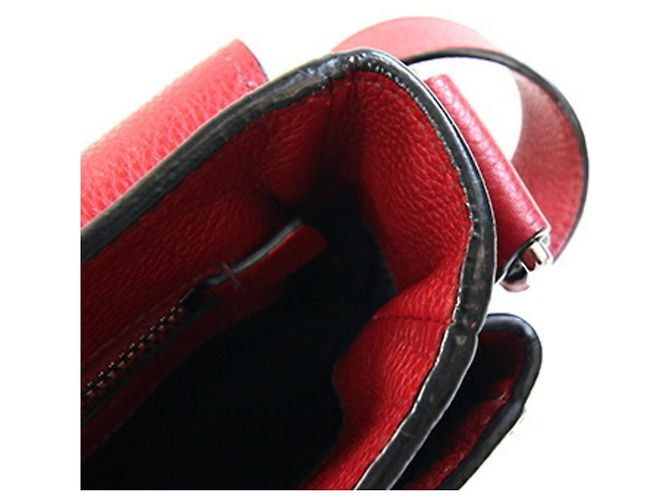 Borsa a tracolla in pelle rossa Prada Rosso - vista 9