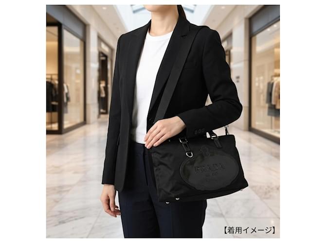 Borsa a tracolla in nylon Prada Nero - vista 2