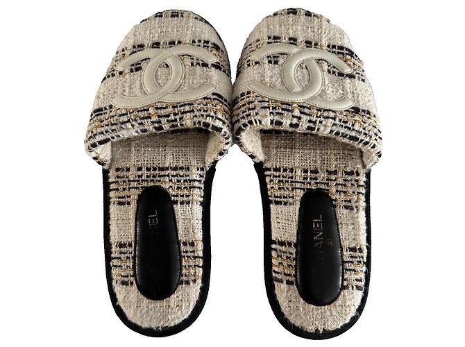 Sandali Chanel CC in Tweed Nero e Bianco D'oro - vista 11