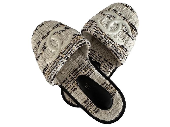 Sandali Chanel CC in Tweed Nero e Bianco D'oro - vista 12