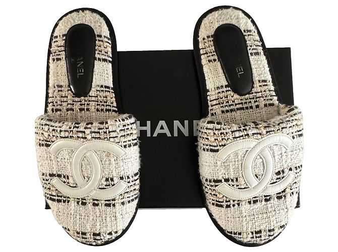 Sandali Chanel CC in Tweed Nero e Bianco D'oro - vista 18