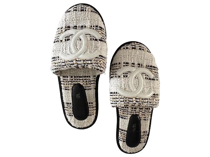 Sandali Chanel CC in Tweed Nero e Bianco D'oro - vista 4