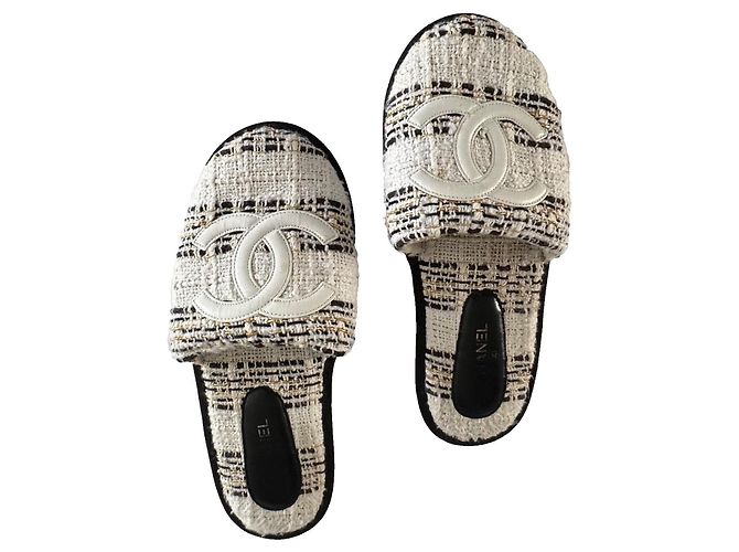 Sandali Chanel CC in Tweed Nero e Bianco D'oro - vista 5