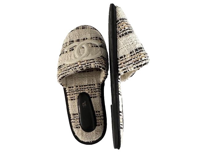 Sandali Chanel CC in Tweed Nero e Bianco D'oro - vista 8