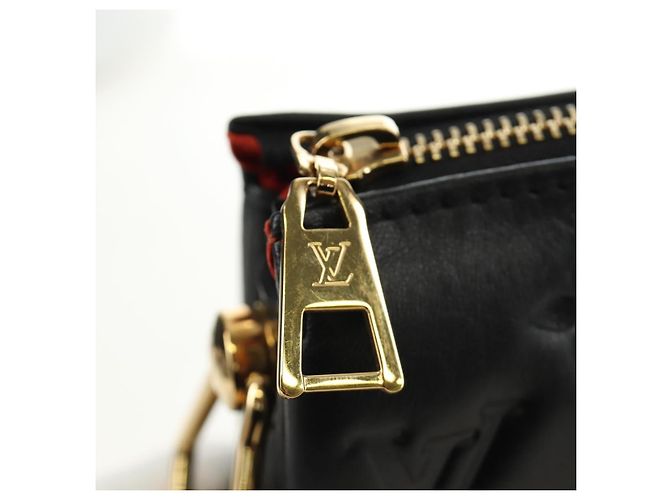 LOUIS VUITTON Bolsa Monogram Emboss Kussan BB Preta M21259 LV Auth 189752SV Preto - vista 22