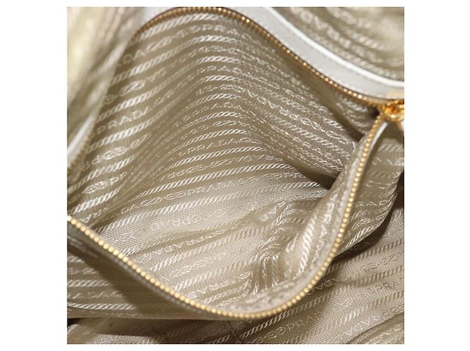 Borsa a Spalla PRADA in Pelle Bianco Oro Auth ka5003A D'oro - vista 25