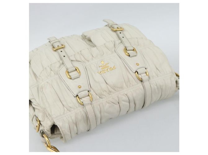 Borsa a Spalla PRADA in Pelle Bianco Oro Auth ka5003A D'oro - vista 6
