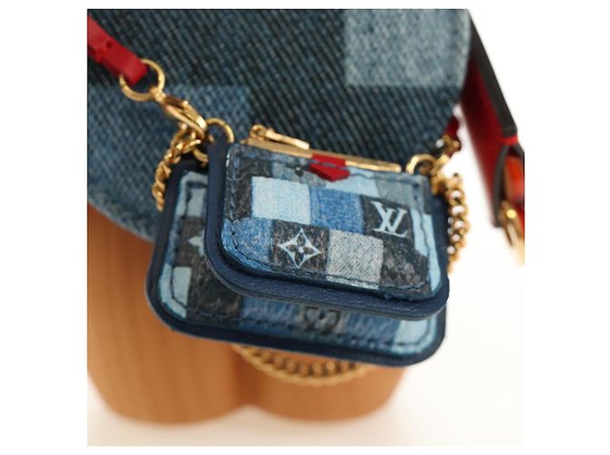 LOUIS VUITTON Monogram Denim Patchwork Vivienne Doll Blue GI0463 Auth 189263SM Bleu - vue 15