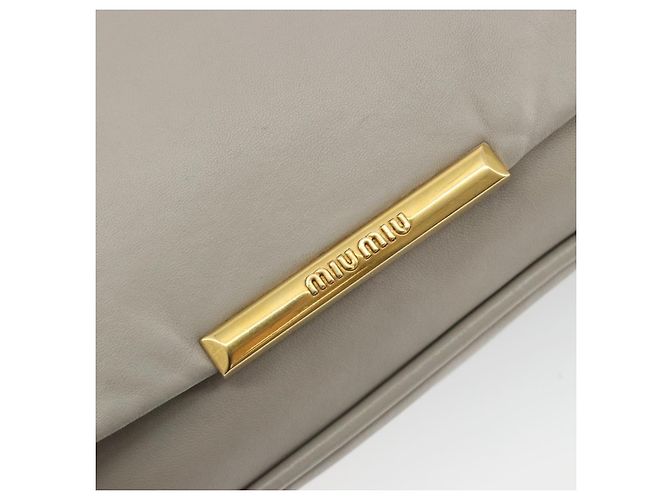 Borsa a Spalla con Catena Miu Miu in Pelle Grigio Oro Auth BA13736V Marrone D'oro - vista 10