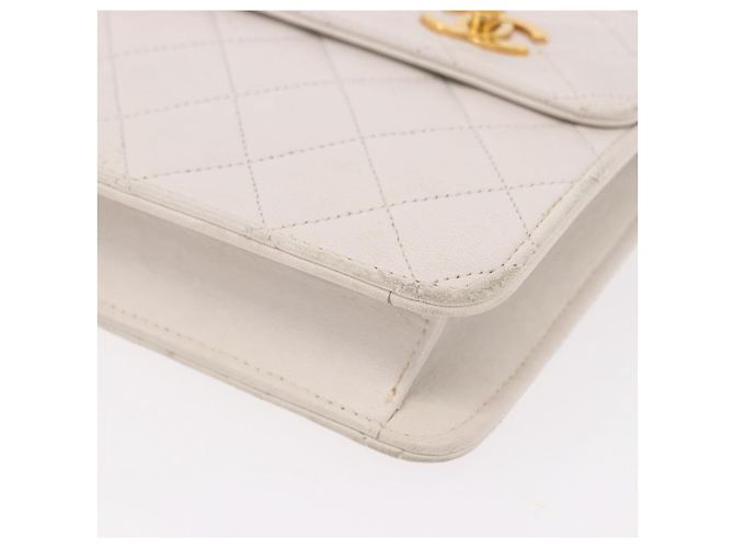 CHANEL Borsa a Catena Matelassé Double Turn Lock in Pelle di Agnello Bianca CC Auth 190079SAV Bianco D'oro - vista 18