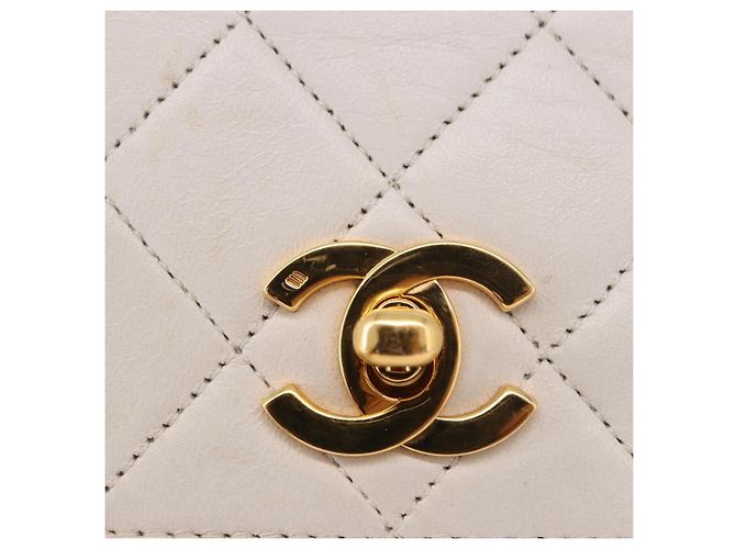 CHANEL Borsa a Catena Matelassé Double Turn Lock in Pelle di Agnello Bianca CC Auth 190079SAV Bianco D'oro - vista 21