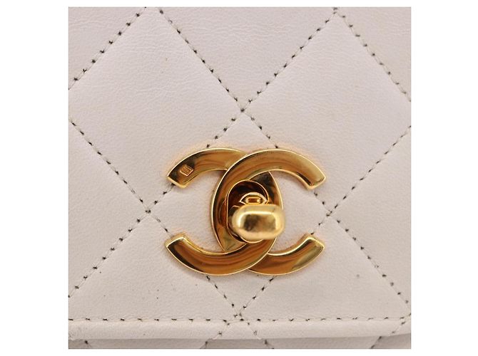 CHANEL Borsa a Catena Matelassé Double Turn Lock in Pelle di Agnello Bianca CC Auth 190079SAV Bianco D'oro - vista 22