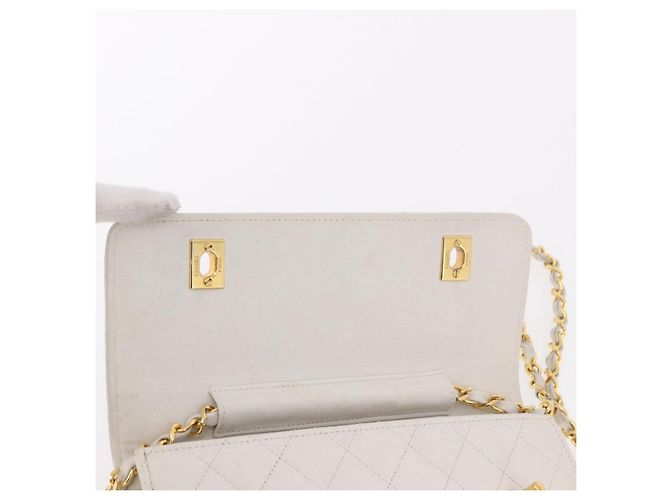 CHANEL Borsa a Catena Matelassé Double Turn Lock in Pelle di Agnello Bianca CC Auth 190079SAV Bianco D'oro - vista 25