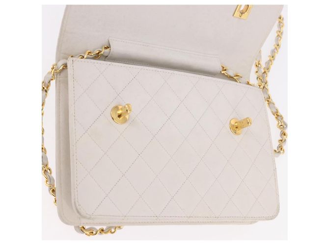 CHANEL Borsa a Catena Matelassé Double Turn Lock in Pelle di Agnello Bianca CC Auth 190079SAV Bianco D'oro - vista 26