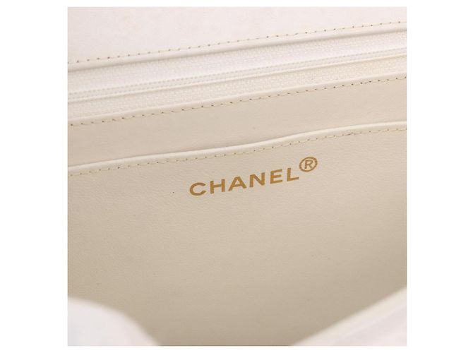 CHANEL Borsa a Catena Matelassé Double Turn Lock in Pelle di Agnello Bianca CC Auth 190079SAV Bianco D'oro - vista 28