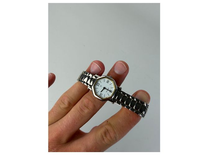 Vintage Givenchy Armbanduhr aus Edelstahl Silber Weiß - Ansicht 3