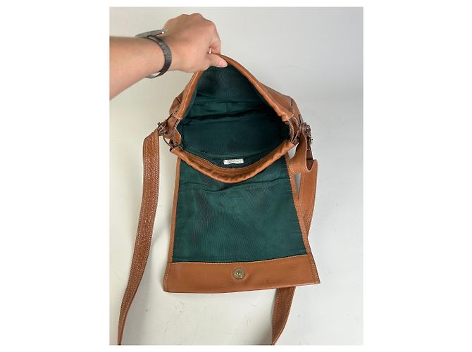 Vintage Givenchy Schultertasche aus Leder mit Nieten Braun Gold - Ansicht 3