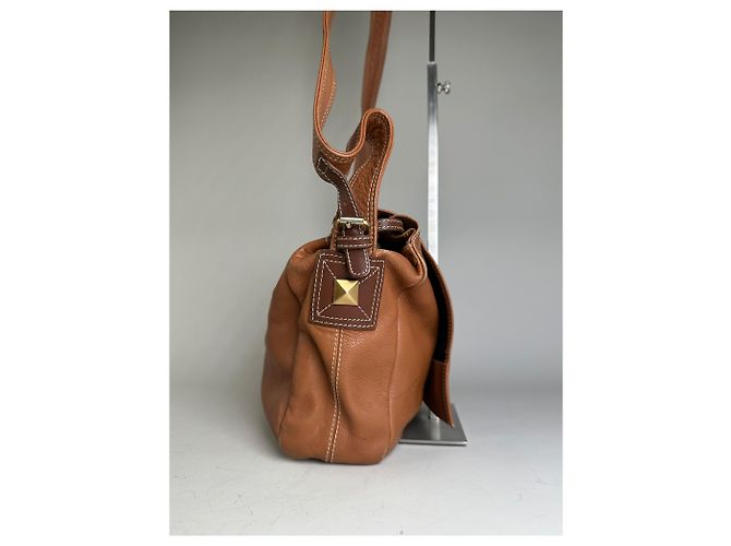 Vintage Givenchy Schultertasche aus Leder mit Nieten Braun Gold - Ansicht 7