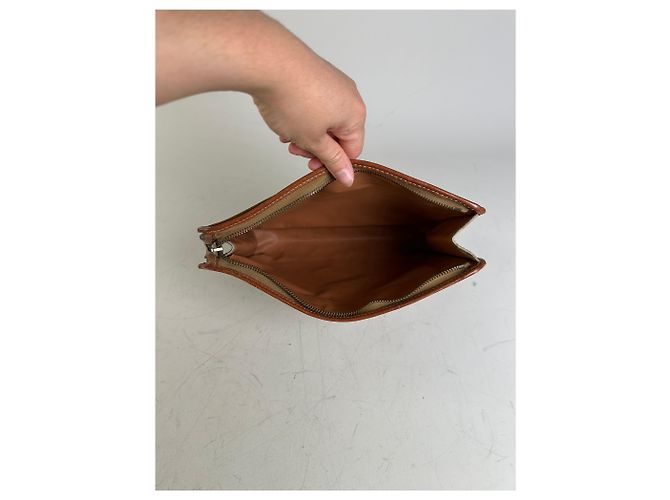 Céline Clutch Vintage Celine Monogram Canvas Beige Tan Oro - vista 3