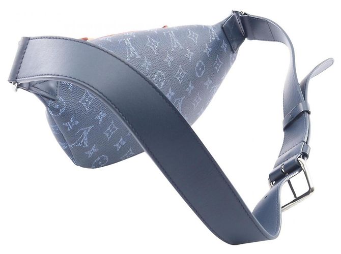 Pochete Louis Vuitton Rush Bumbag Azul Azul marinho - vista 2