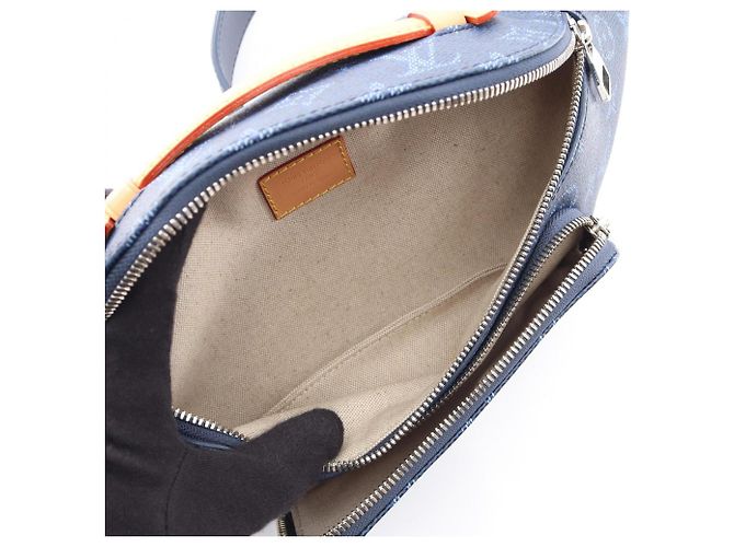Pochete Louis Vuitton Rush Bumbag Azul Azul marinho - vista 3