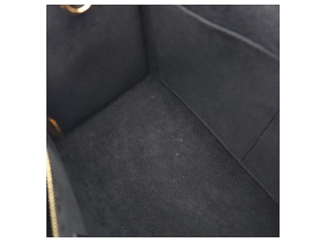 Borsa 2 Way Louis Vuitton OnTheGo PM in pelle Monogram Empreinte Nero - vista 7