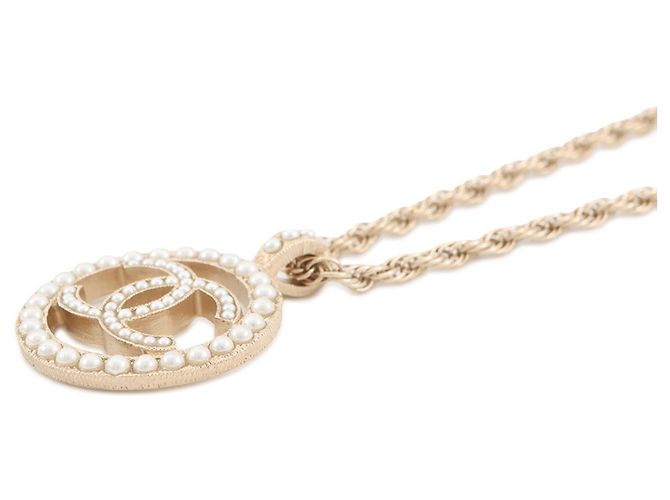 Collar Chanel Coco Mark Círculo de Falsa Perla Dorado - vista 2