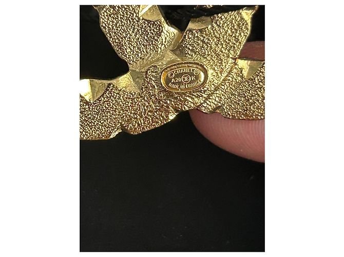 Chanel Spilla CC A20K Cristalli e Perle Nero Bianco D'oro Gold hardware - vista 4
