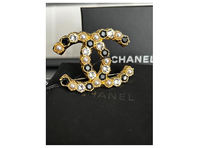 Chanel Spilla CC A20K Cristalli e Perle Nero Bianco D'oro Gold hardware - vista 6