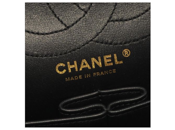 Borsa a tracolla Chanel 2.55 Matelassé V-stitch Double Flap Nero - vista 4