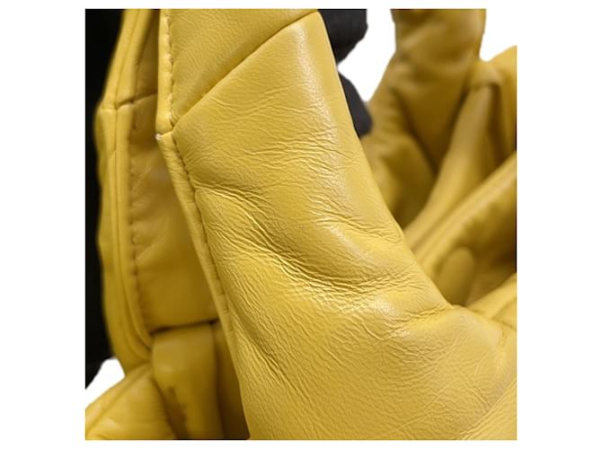 Mini borsa a mano in pelle Triangle Prada Giallo - vista 11