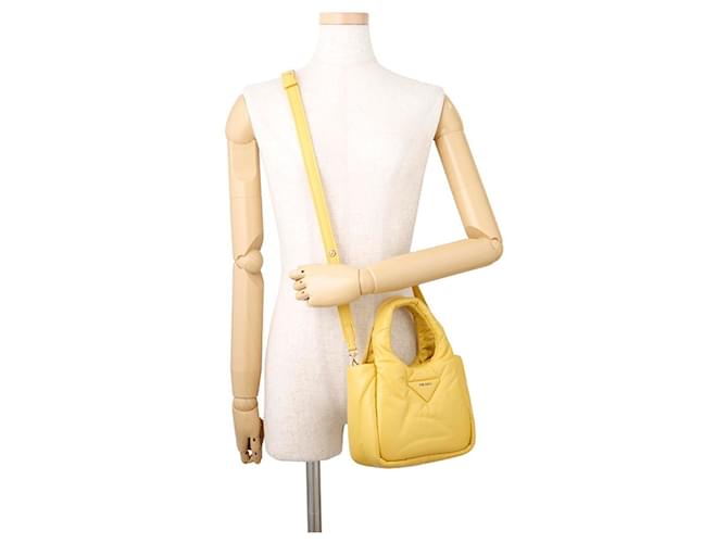 Mini borsa a mano in pelle Triangle Prada Giallo - vista 4