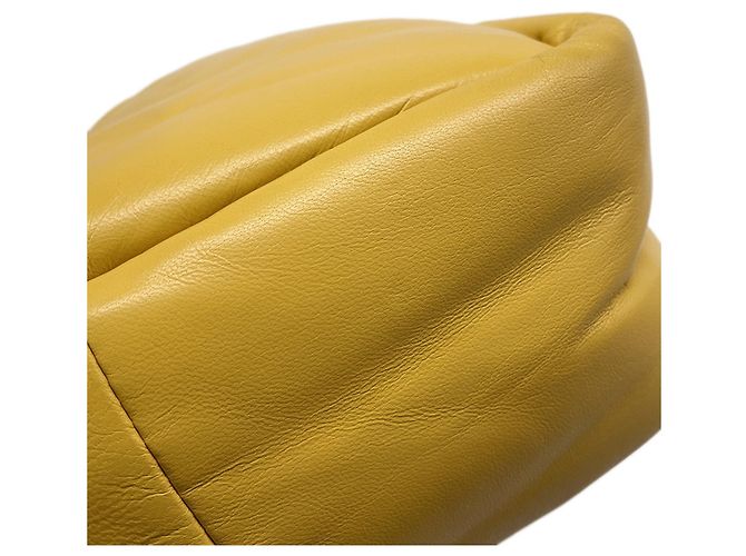 Mini borsa a mano in pelle Triangle Prada Giallo - vista 9