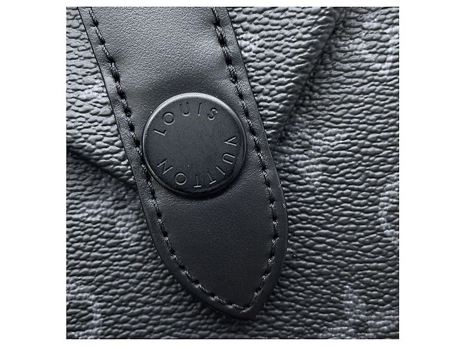 Borsa a Spalla Louis Vuitton Monogram Eclipse Envelope Pouch Nero - vista 10