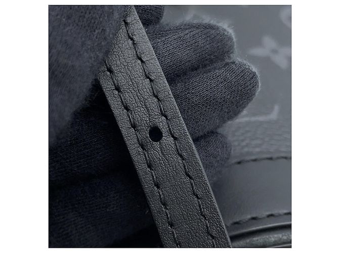 Borsa a Spalla Louis Vuitton Monogram Eclipse Envelope Pouch Nero - vista 13
