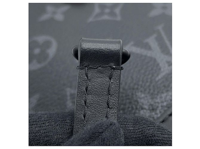 Borsa a Spalla Louis Vuitton Monogram Eclipse Envelope Pouch Nero - vista 14