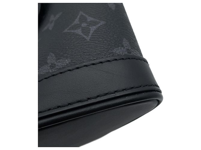 Borsa a Spalla Louis Vuitton Monogram Eclipse Envelope Pouch Nero - vista 7