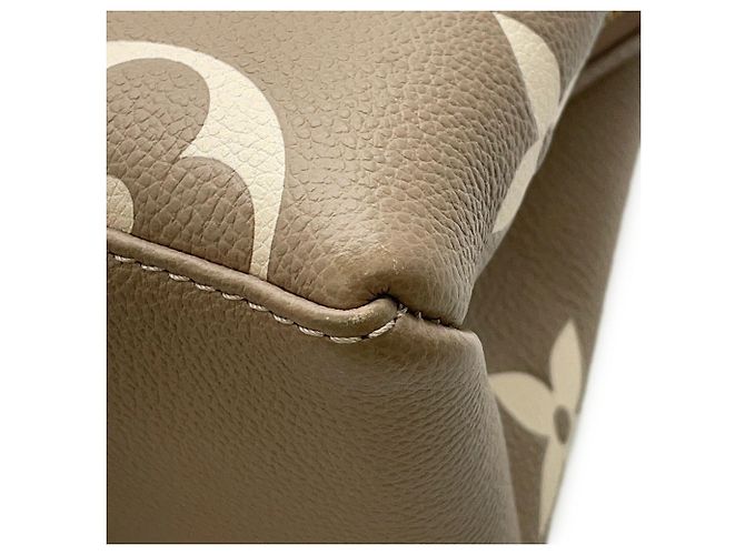 Borsa Louis Vuitton Bicolor Monogram Empreinte Petit Palais PM Grigio Crudo - vista 10