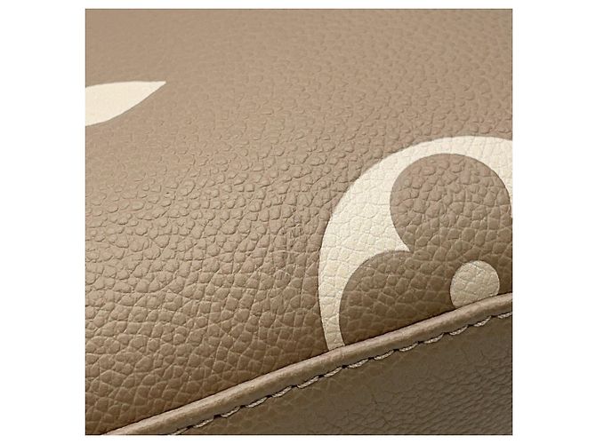Borsa Louis Vuitton Bicolor Monogram Empreinte Petit Palais PM Grigio Crudo - vista 11