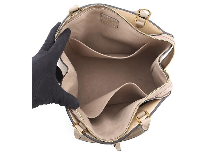 Borsa Louis Vuitton Bicolor Monogram Empreinte Petit Palais PM Grigio Crudo - vista 6