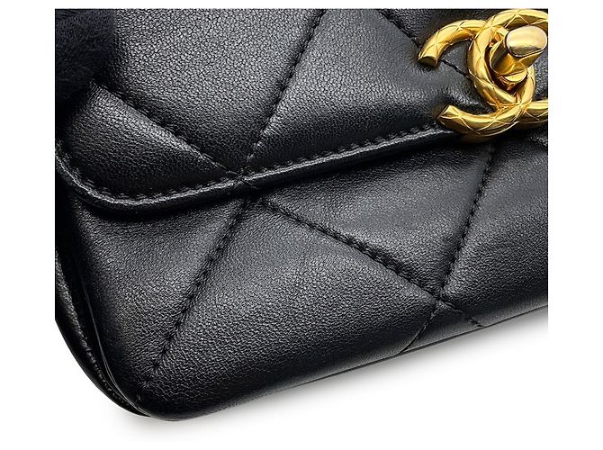 Borsa a Spalla Chanel Matelassé Mini Flap Nero - vista 6