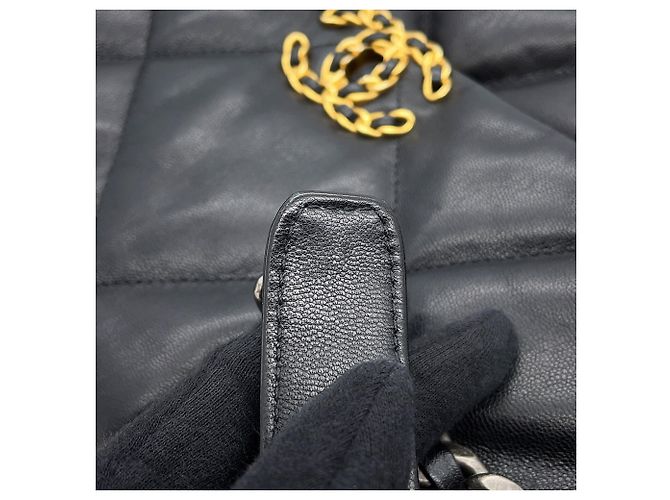 Borsa a tracolla con catena Chanel CHANEL19 Nero - vista 13