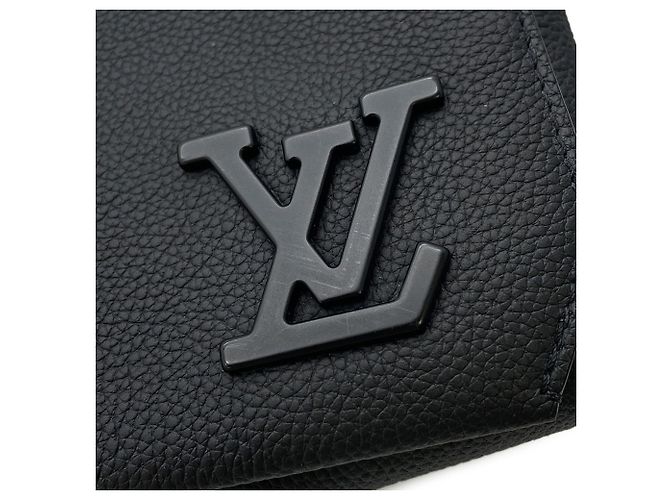 Borsa a tracolla in pelle granulata nera Louis Vuitton Nero - vista 11