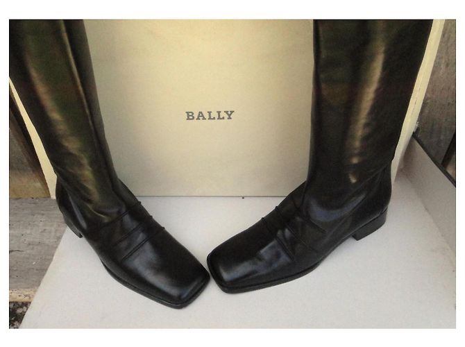 Bally Casland hohe Stiefel aus schwarzem Leder - Ansicht 4